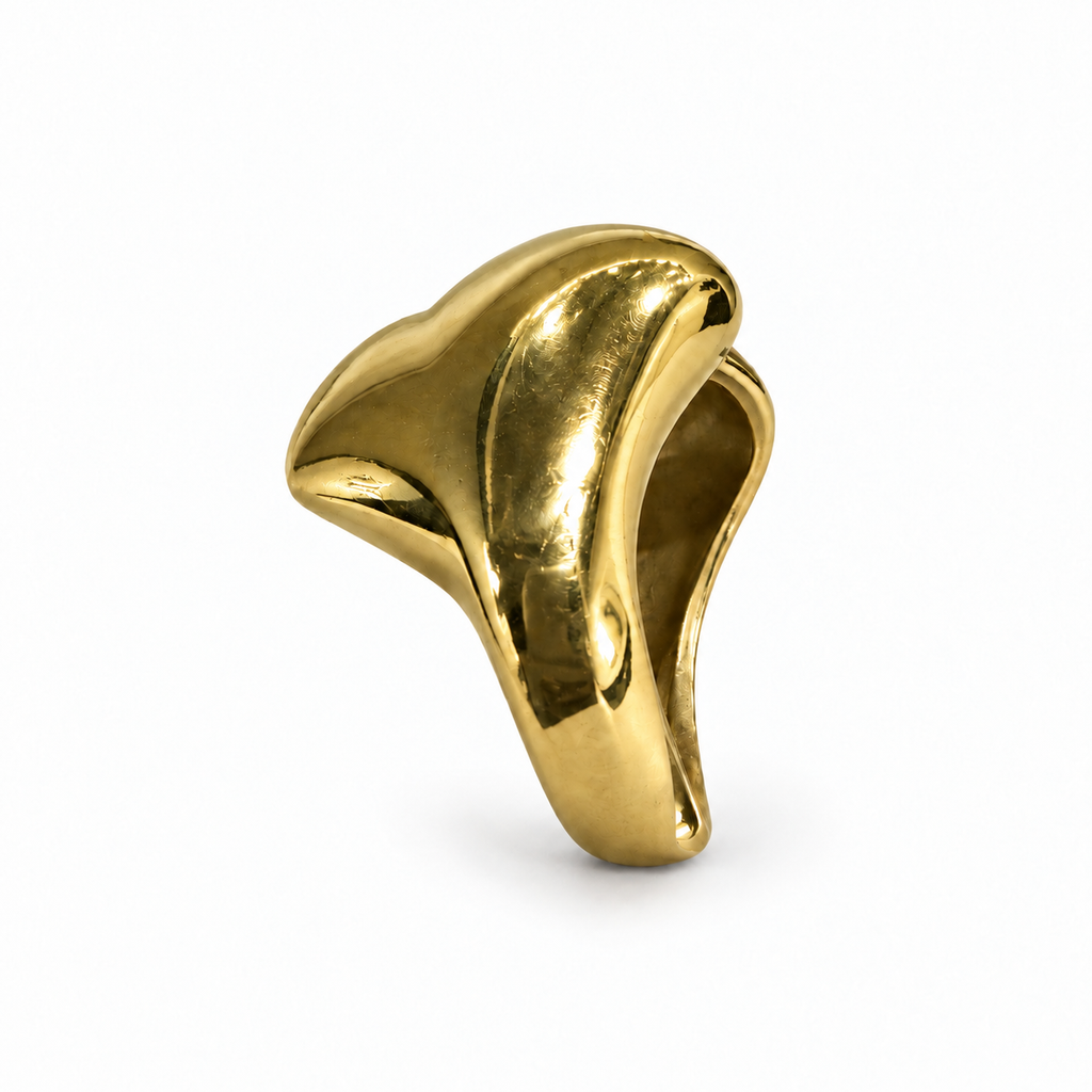 Cupid Ring in gold — side view